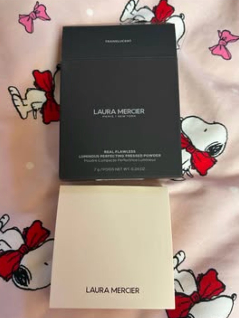 Laura Mercier Real Flawless Luminous Perfecting Pressed Powder in TRANSLUCENT